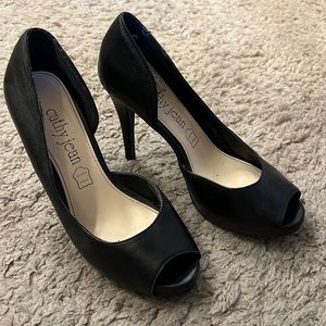{Cathy Jean} Black heels